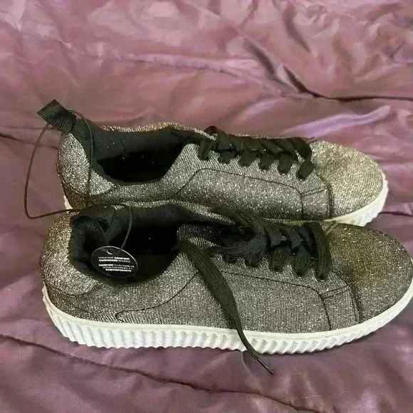 Silver sparkle Ardene chunky sole size  8 - Picture 1 of 6